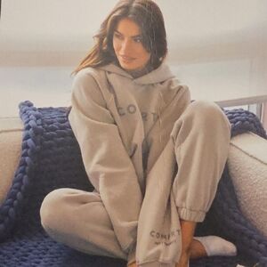 Comfortable Gray Hoodie and Sweatpants Set